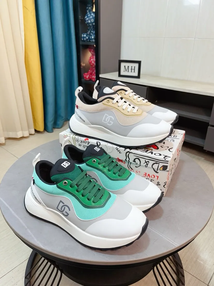 Men's shoes 💰480🌹🌹"Dolce & Gabbana DG" original imported first-layer cowhide ➕ sheepskin lining, light on the foot, comfortable, versatile, original special outsole 🔥favored by trendy men, welcome to compare quality 🔥exquisite luxury, super A level! Compared with the genuine product at the counter, the version is no worse at all! Code number 38-46